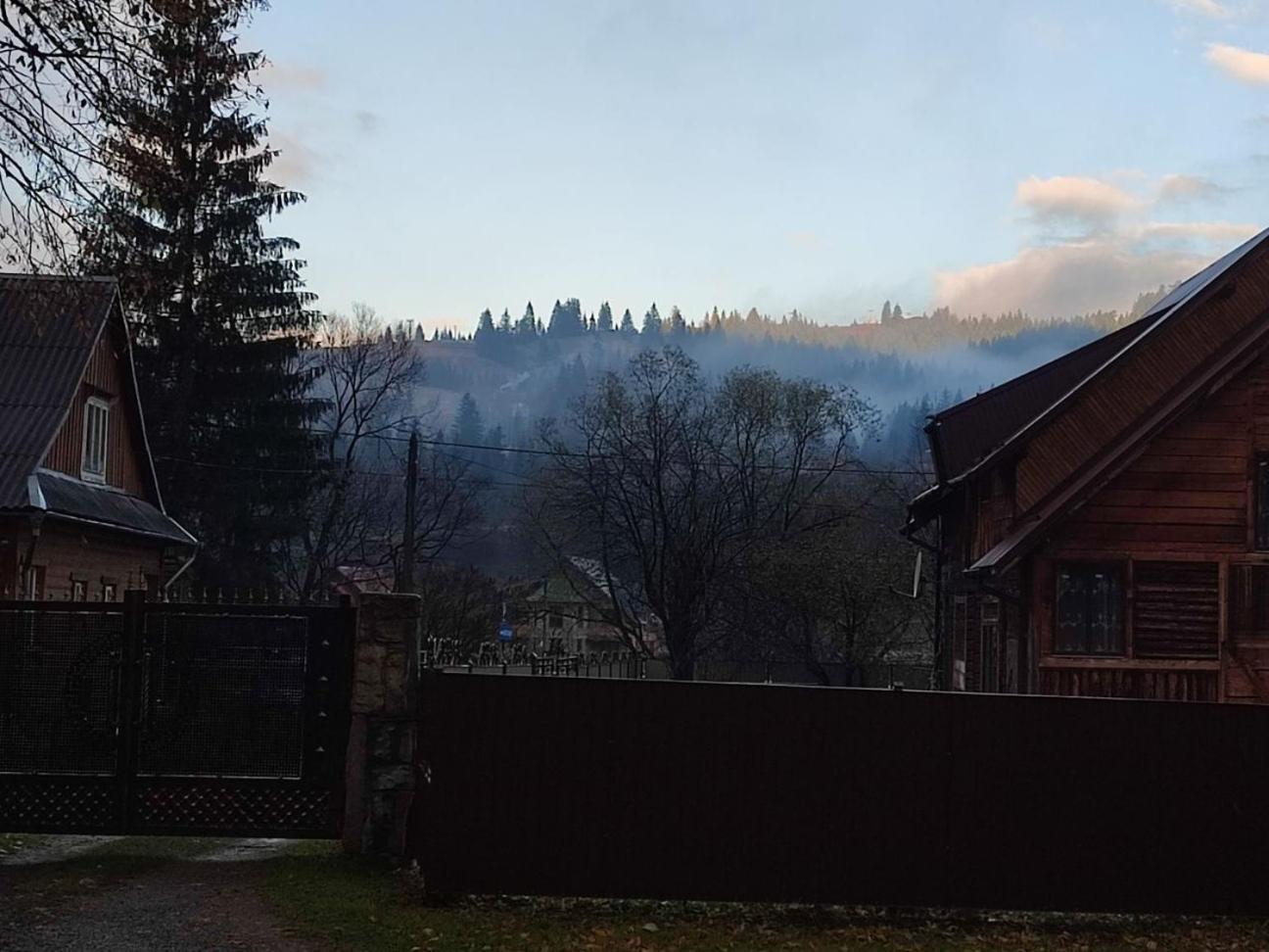 Садиба Гуцульський Двір Worochta Exterior foto