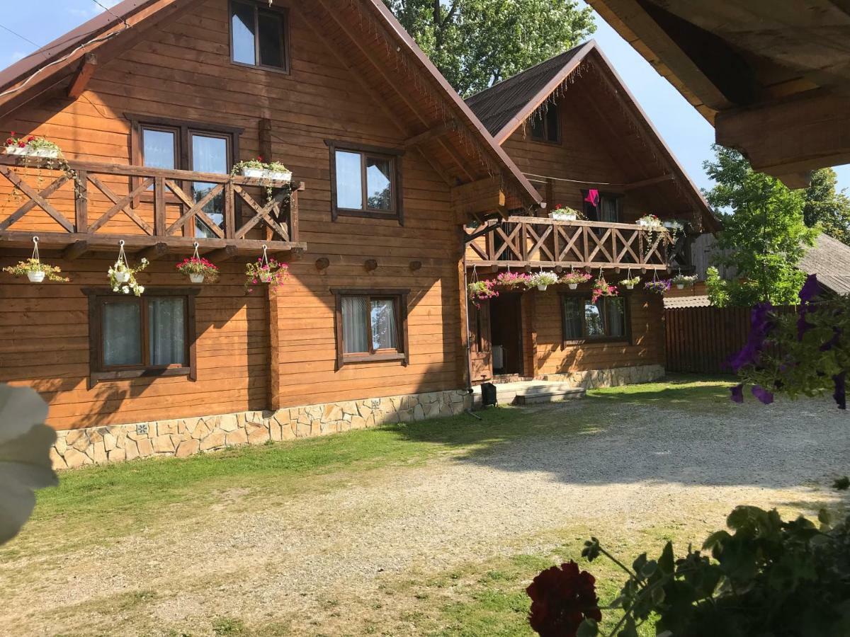 Садиба Гуцульський Двір Worochta Exterior foto
