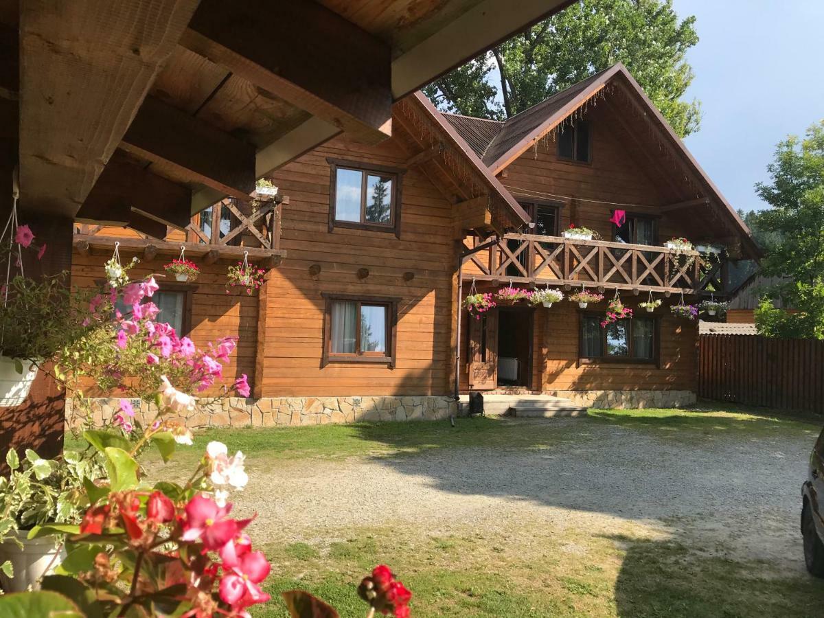 Садиба Гуцульський Двір Worochta Exterior foto