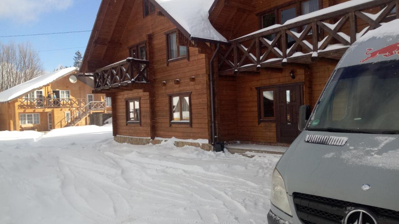 Садиба Гуцульський Двір Worochta Exterior foto